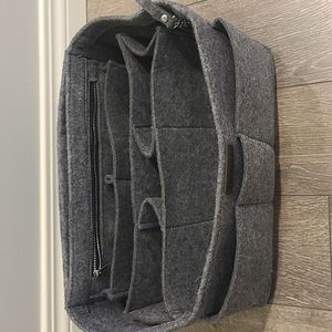 Bag organizations insert